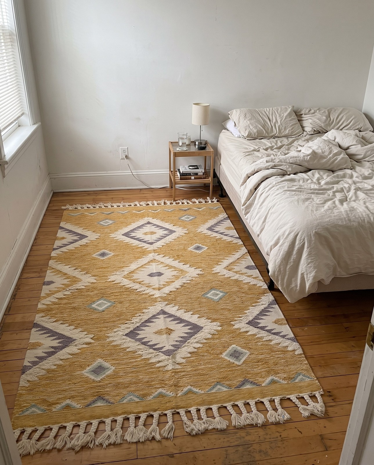 Detail image of 8' x 11' Amaranth · Diamond Wool Rug, gold