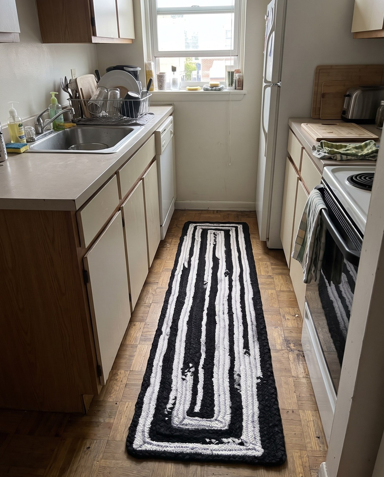1' 2 x 10' Garland · Lines Chindi Rug