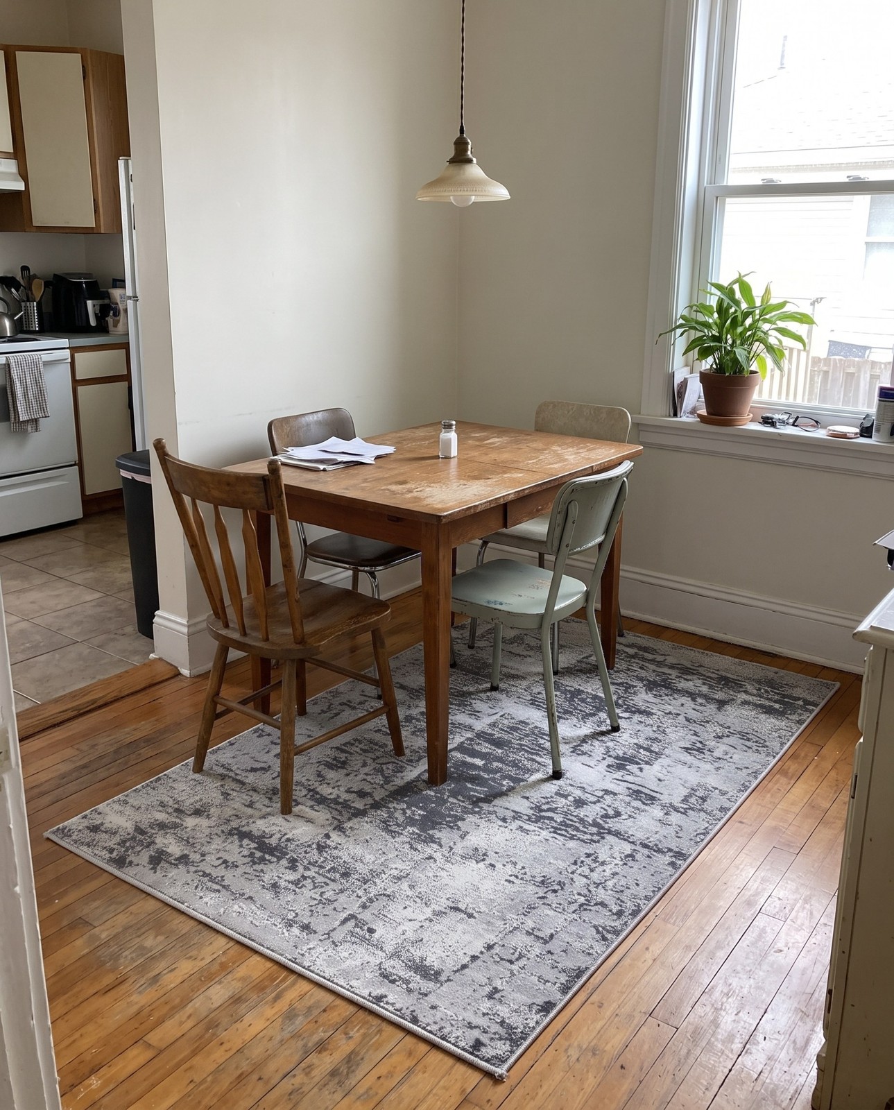 2' x 3' Evanston · Abstract rug, gray