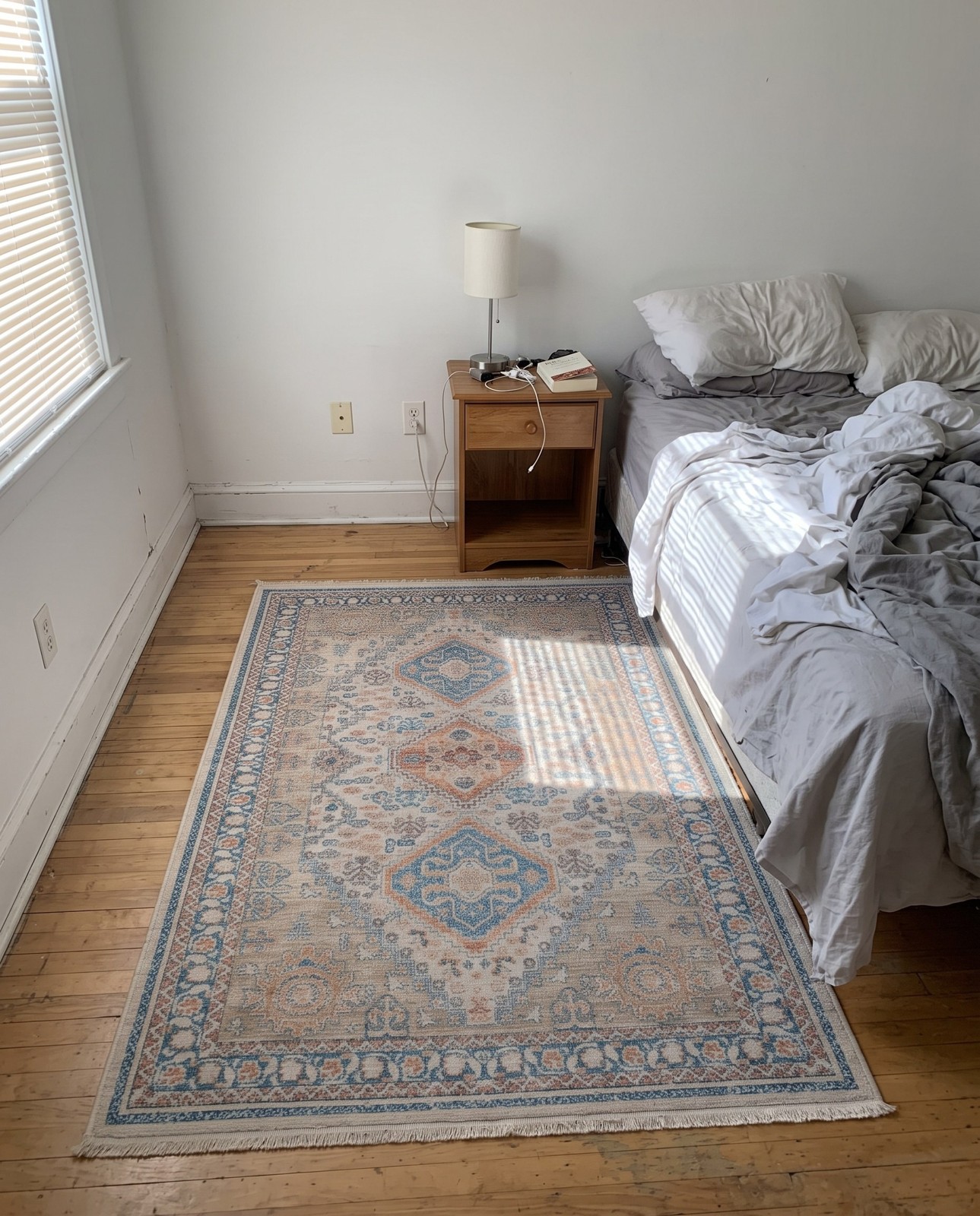 3' 3 x 5' 3 Greenbriar · Border rug, multi