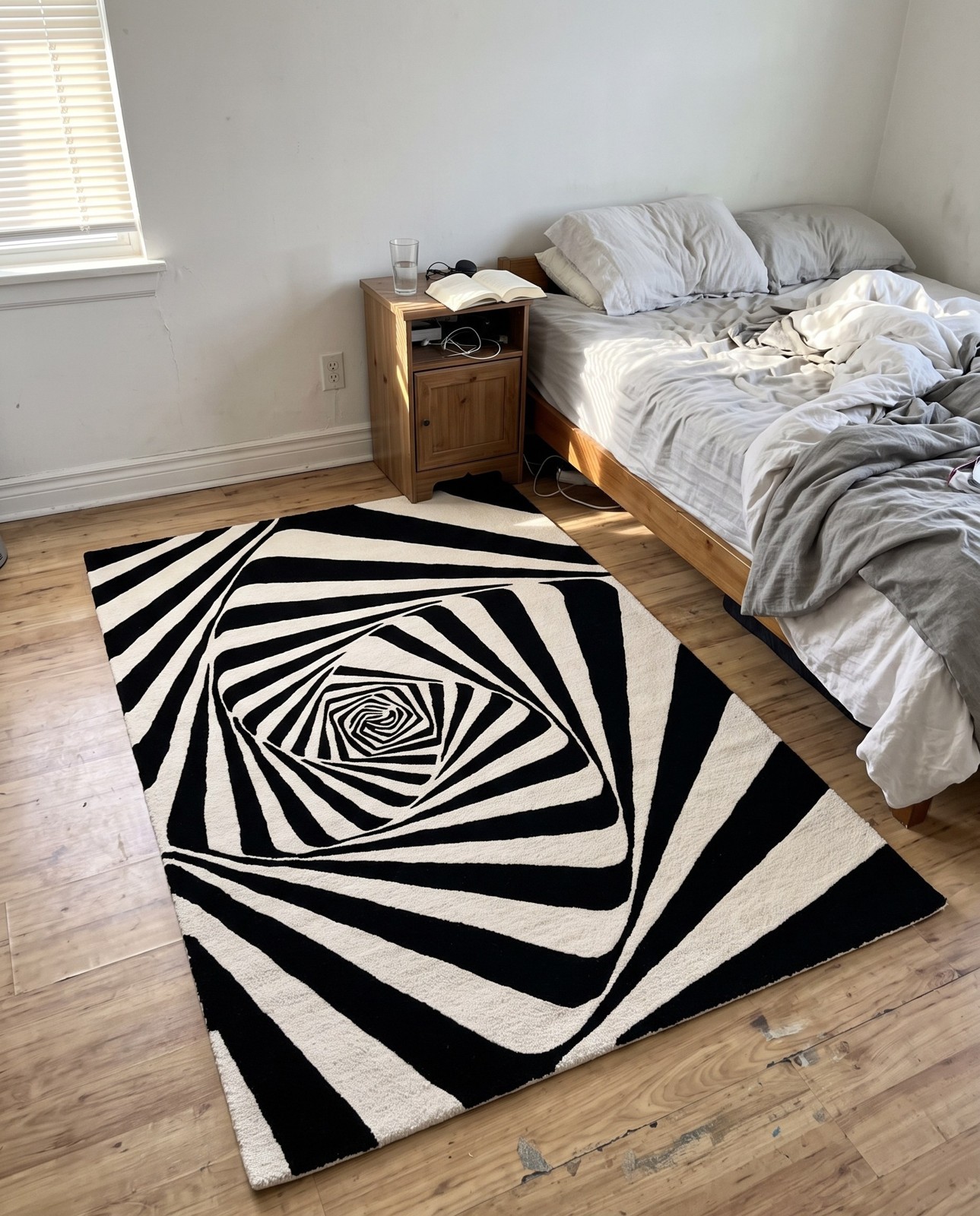 Detail image of 2' x 3' 1 Natchez · Abstract Wool Rug, black and white