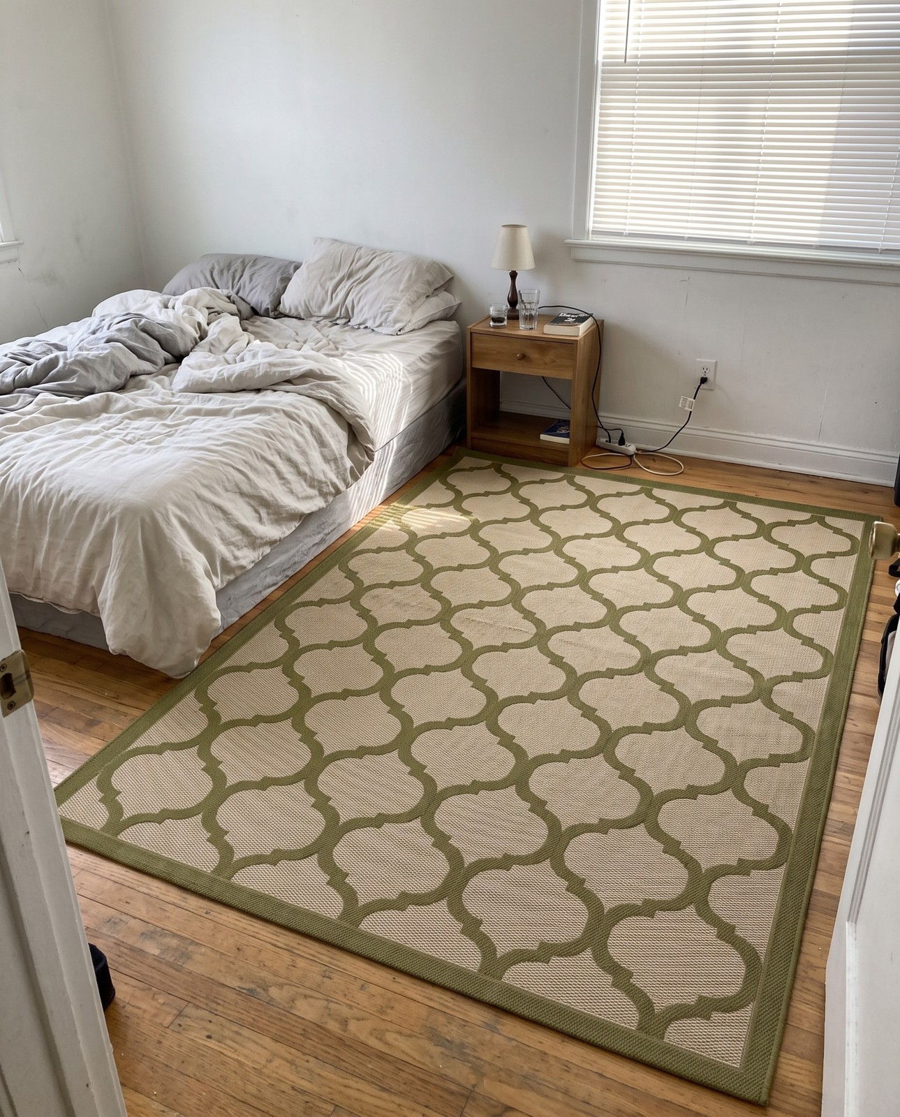 7' x 10' Fanshawe · Border Outdoor Rug