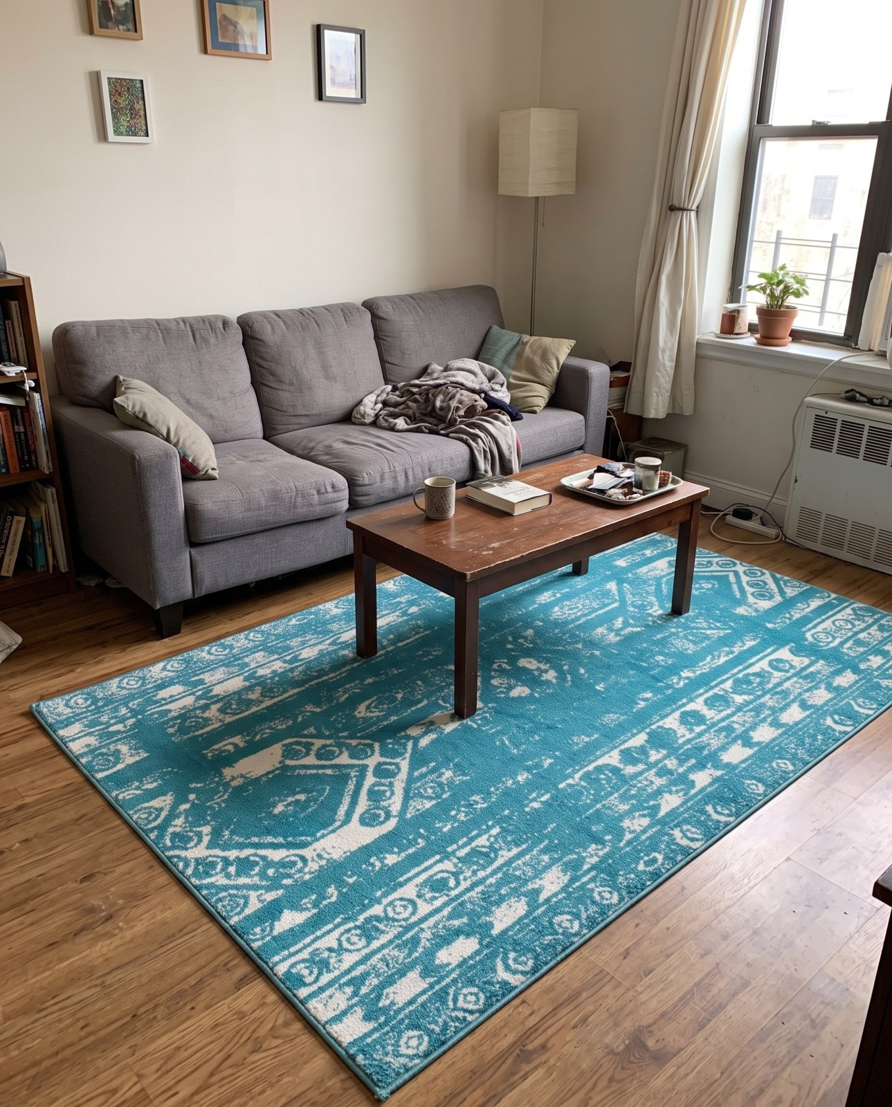 Detail image of 4' x 6' Underhill · Diamond rug, turquoise