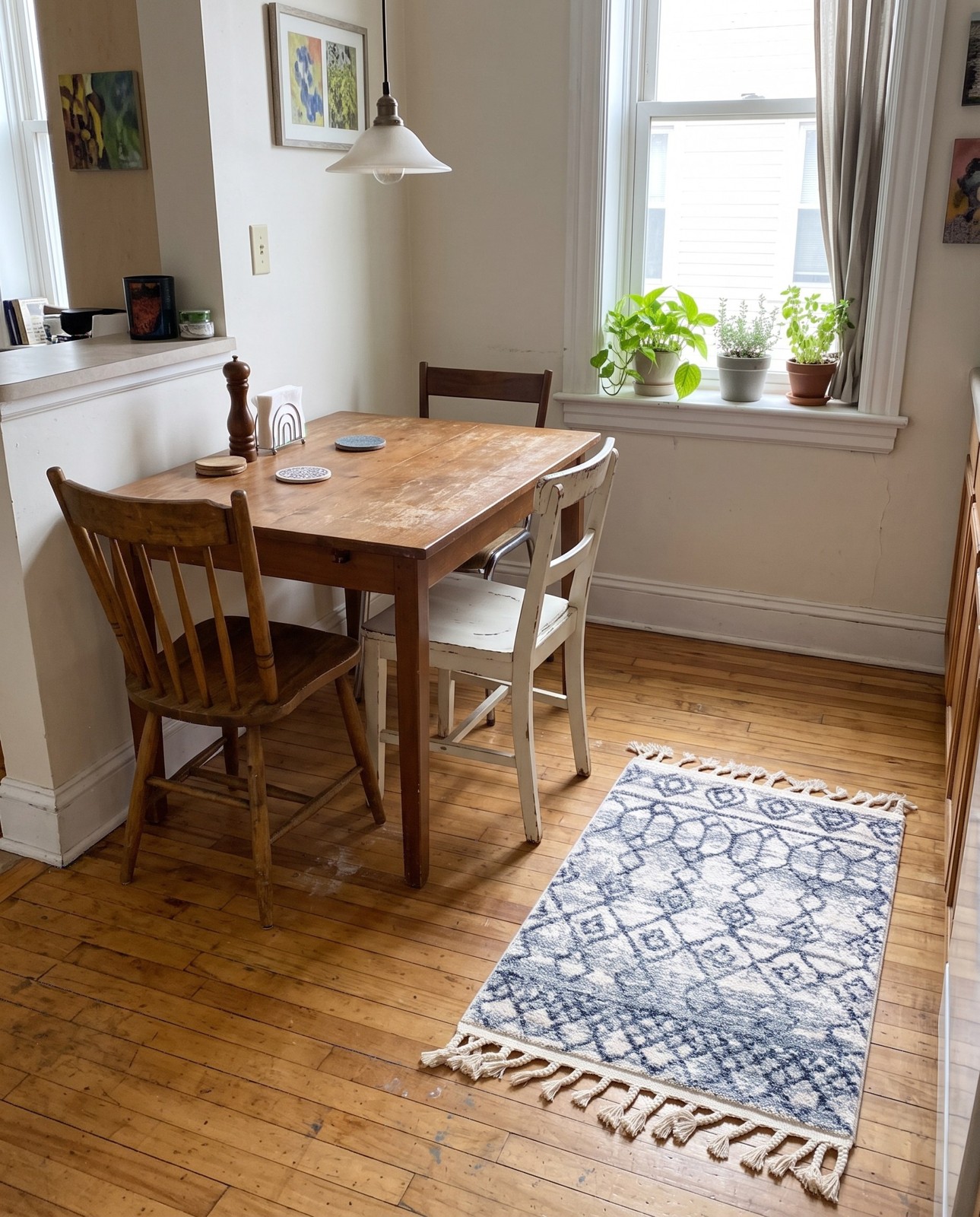 2' 4 x 3' 3 Humphrey · Geometric rug, ivory and gray