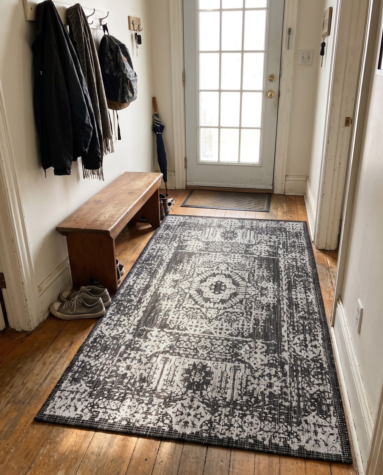 Detail image of 4' x 6' Hayden · Border Outdoor Rug, charcoal