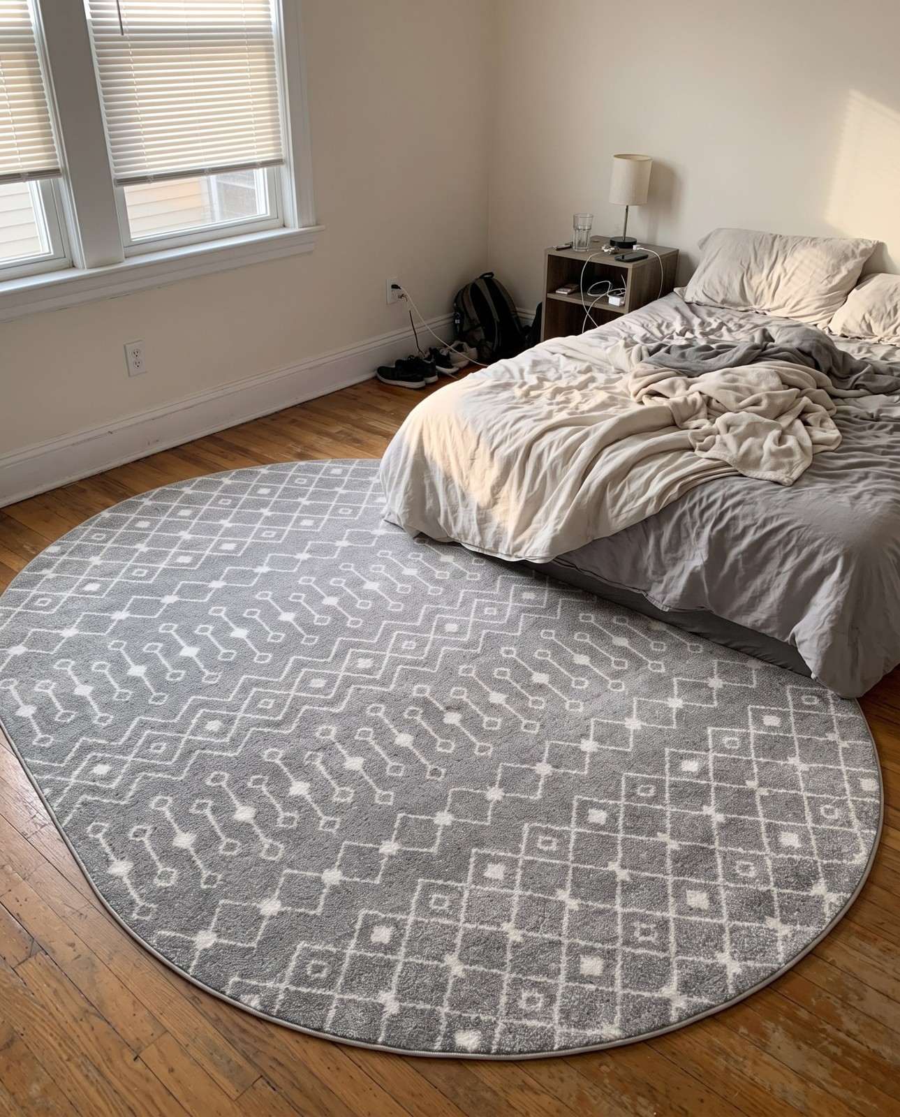 Detail image of 6' x 9' Boswell · Geometric rug, gray and ivory