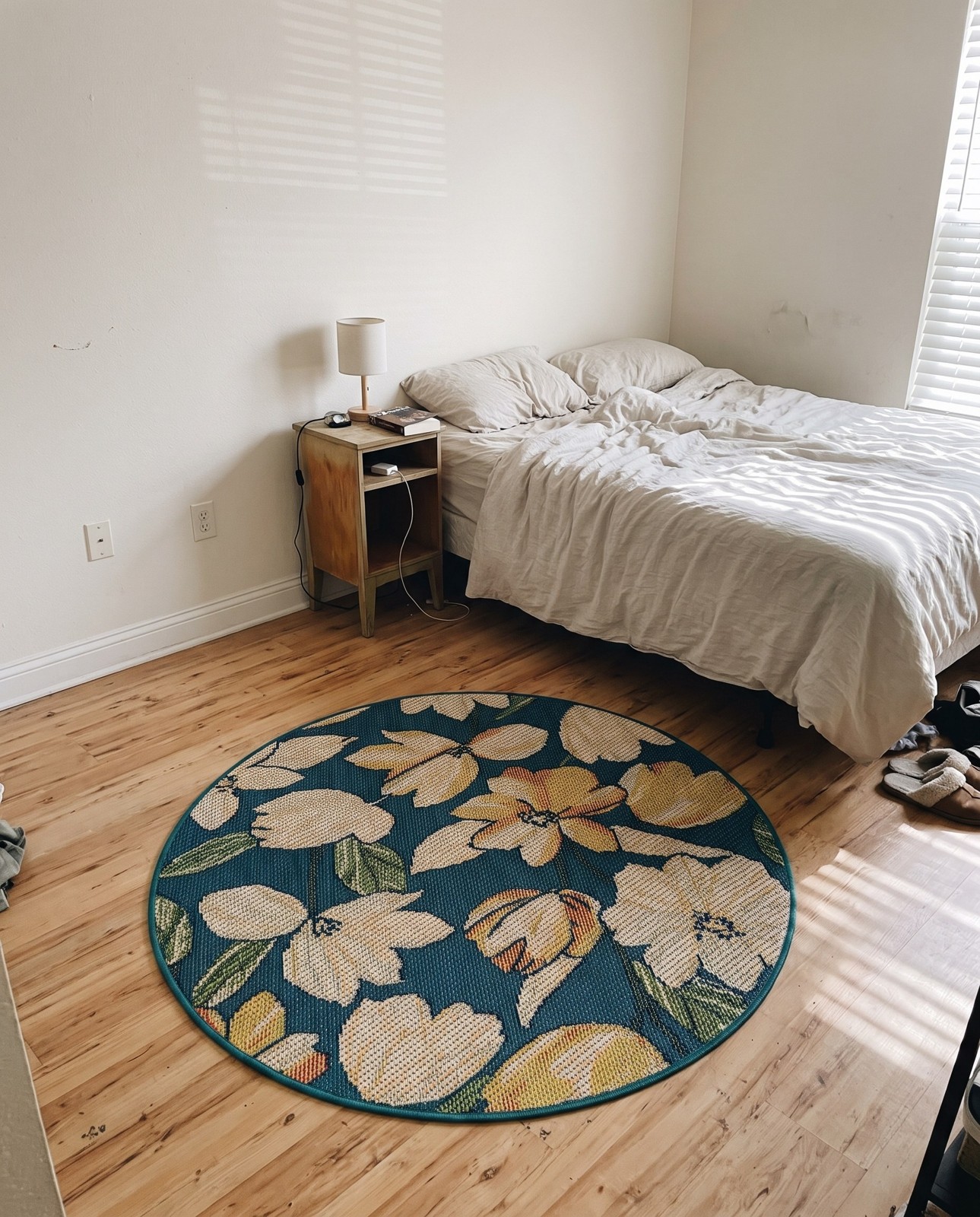 7' 10 x 7' 10 Lyndon · Floral Outdoor Rug, blue and ivory