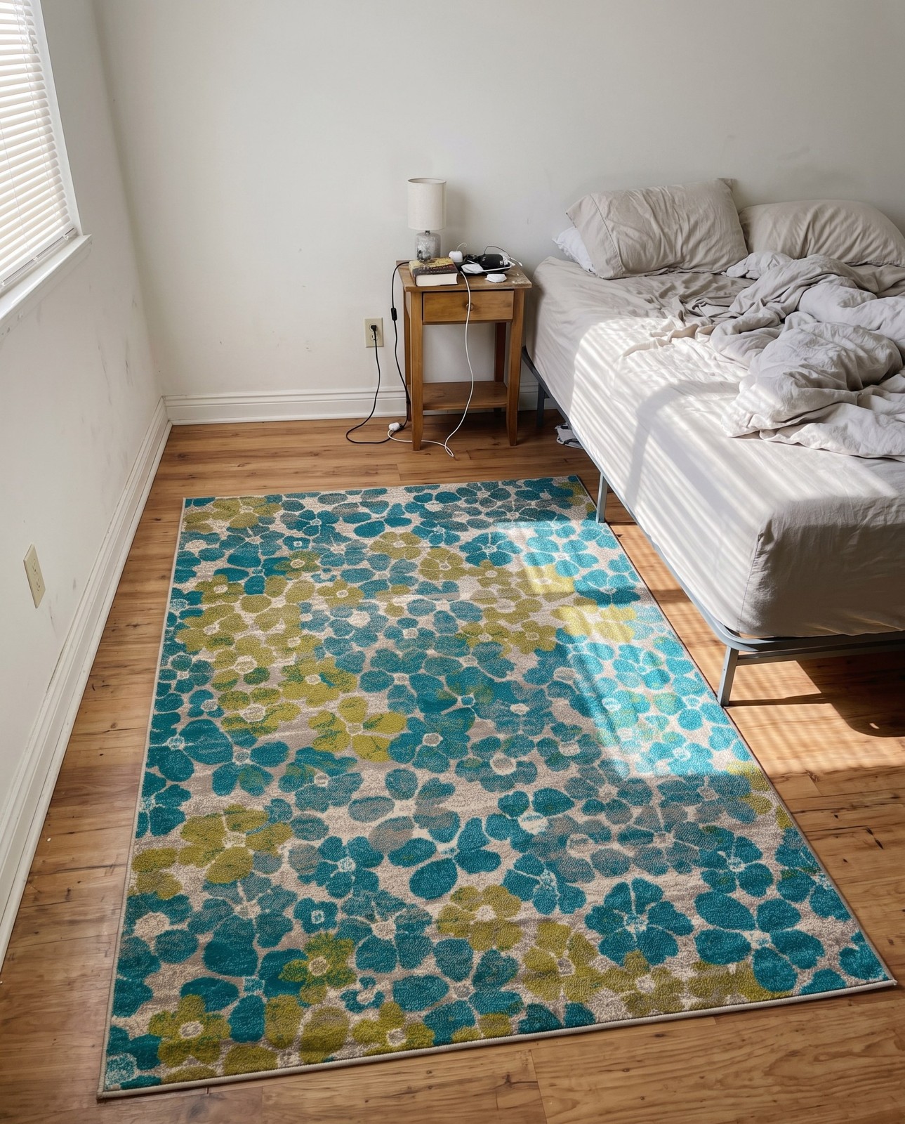 Detail image of 5' 3 x 8' Portage · Floral / botanical rug