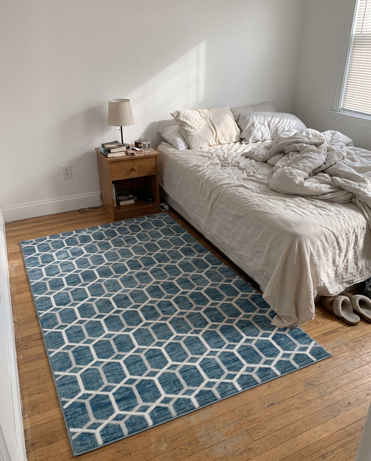 3' 3 x 5' 3 Babcock · Geometric rug, blue