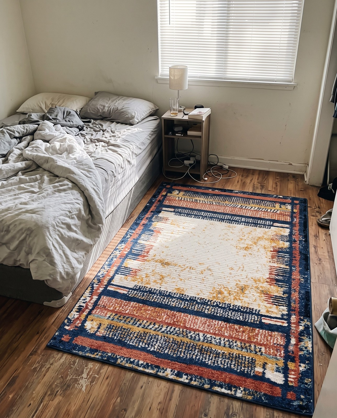 3' 3 x 5' 3 Cardew · Border rug, multi