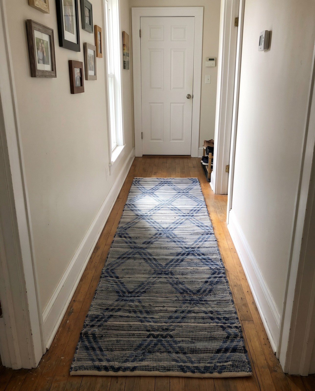 Detail image of 2' 7 x 8' Gordon · Geometric Chindi Rug
