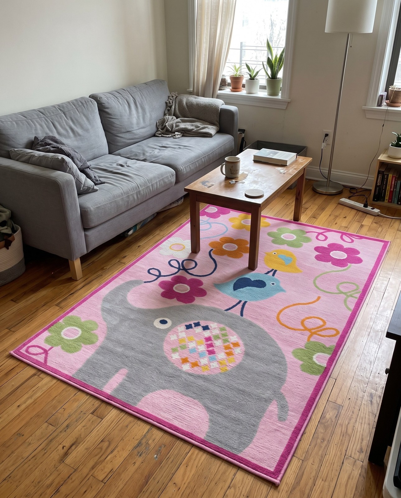 Detail image of 5' 3 x 7' 7 Easton · Floral / botanical Outdoor Rug