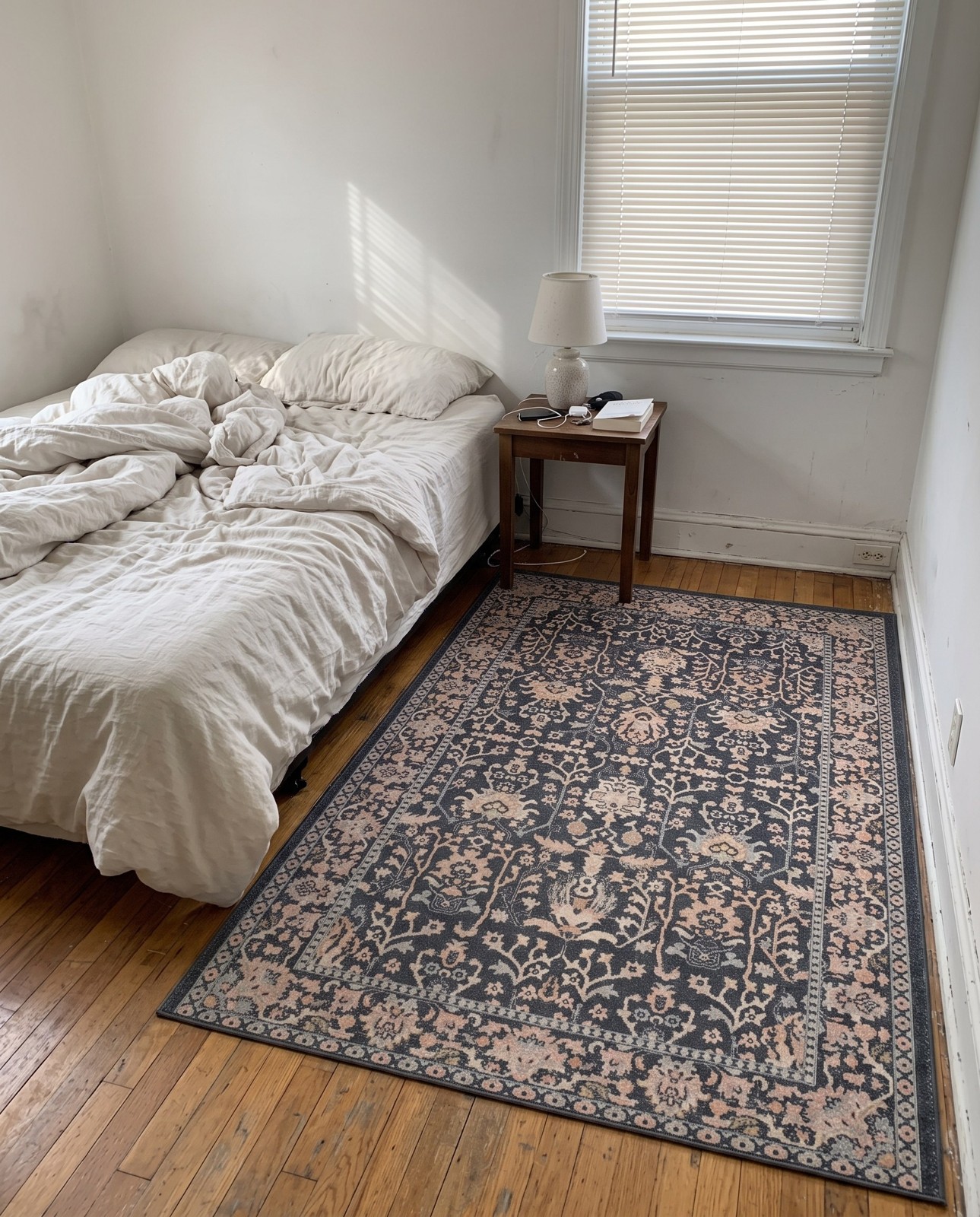3' 3 x 5' 3 Sandys · Border Washable Rug, navy blue