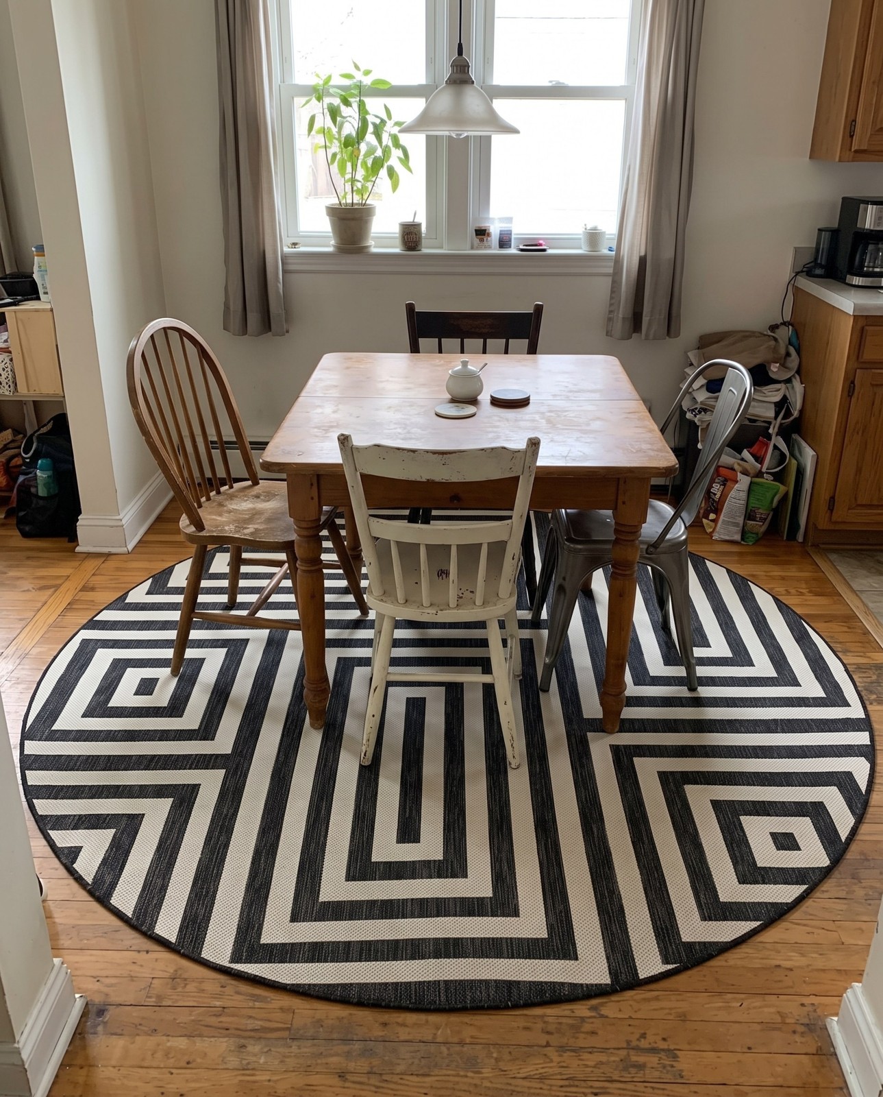 2' x 3' Cumberland · Geometric maze Outdoor Rug, black and white