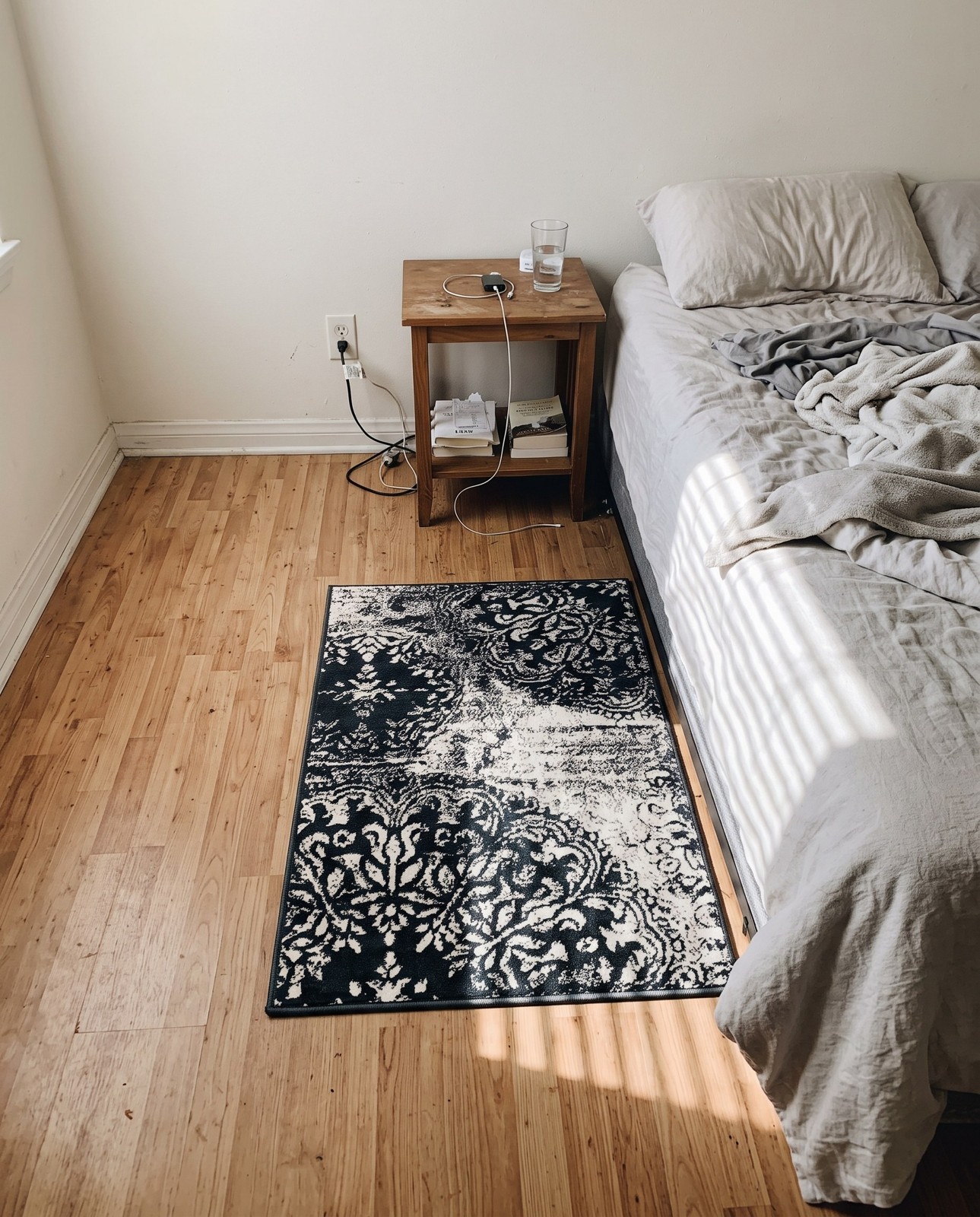2' x 3' Blakemore · Medallion rug