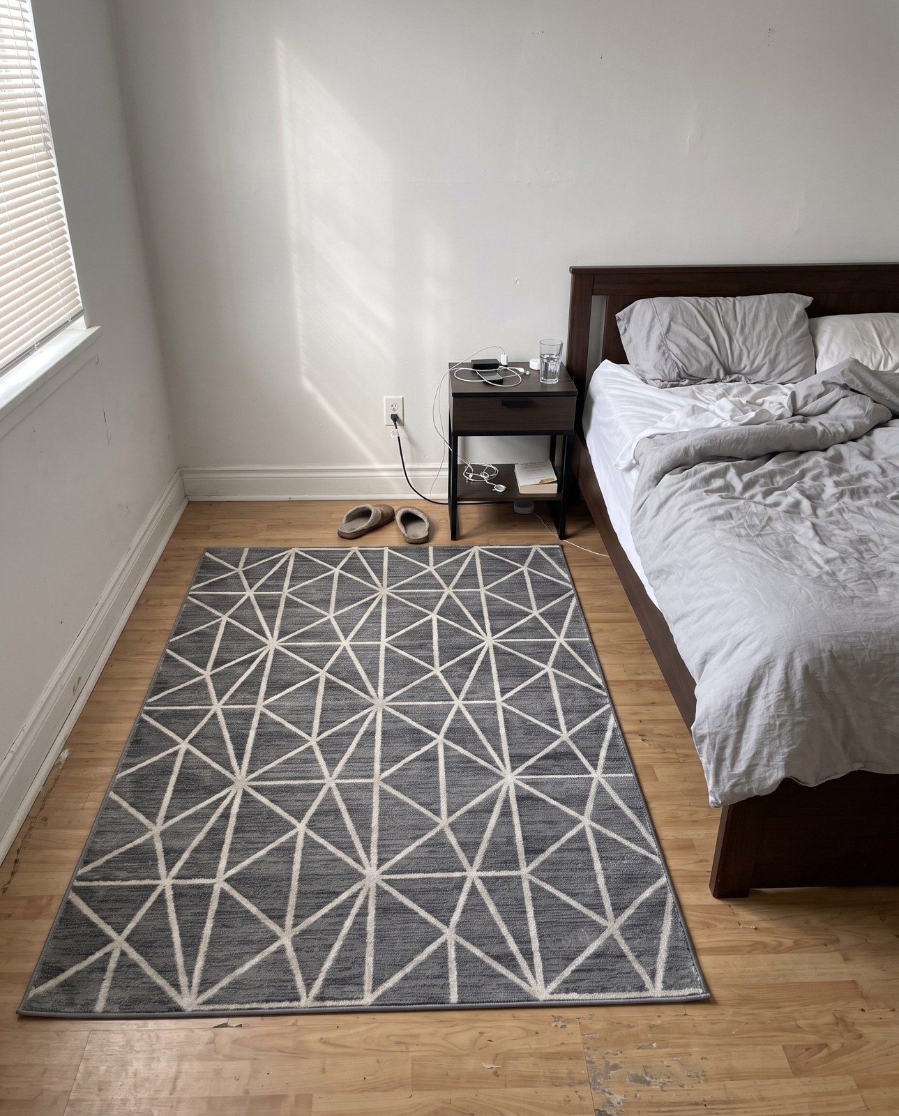 6' x 9' Gilman · Geometric rug, grey