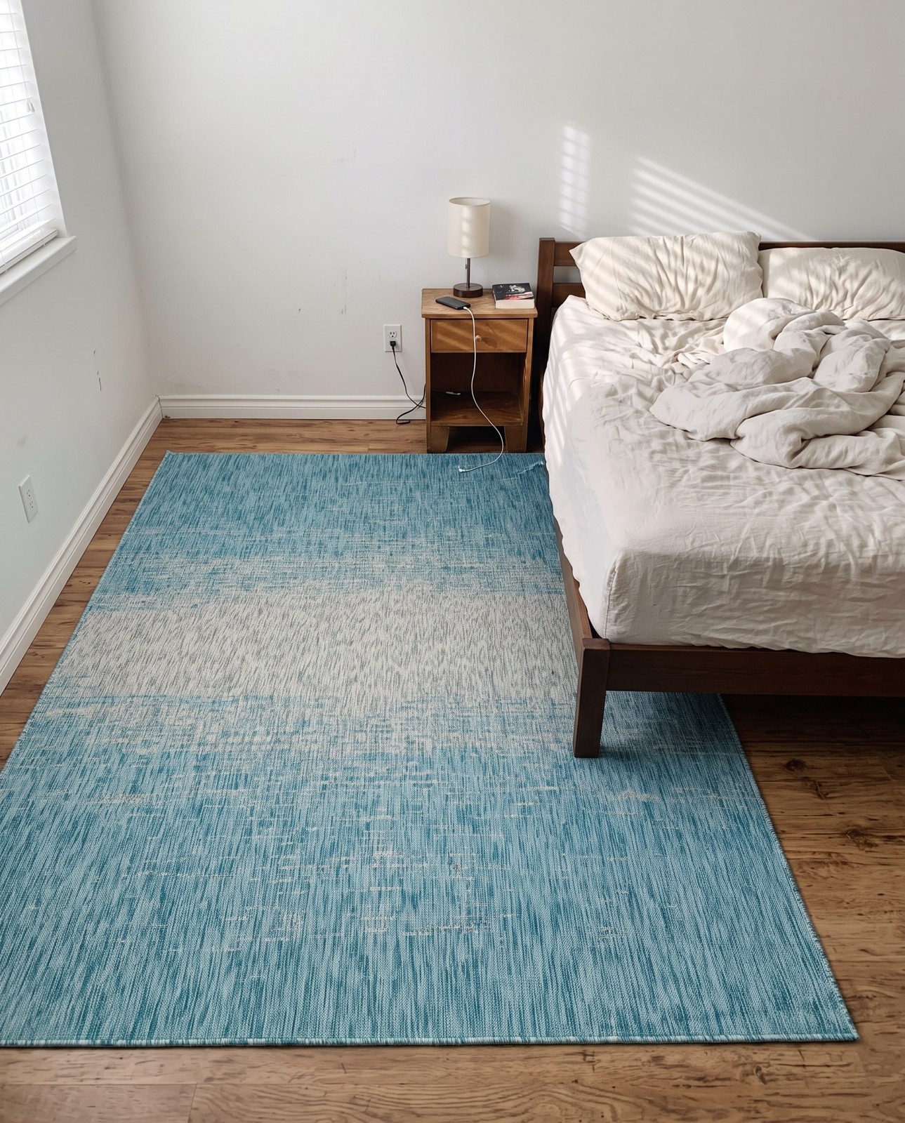 9' x 12' Buell · Gradient Outdoor Rug, aqua