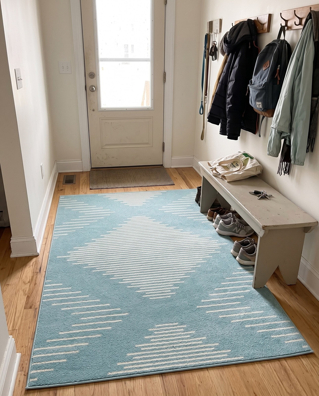 10' x 13' Knox · Diamond rug, light blue