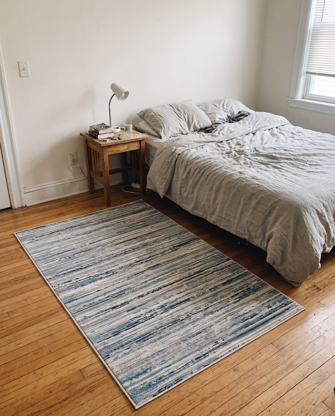 3' 3 x 5' 3 Worley · Lines rug, ivory and blue