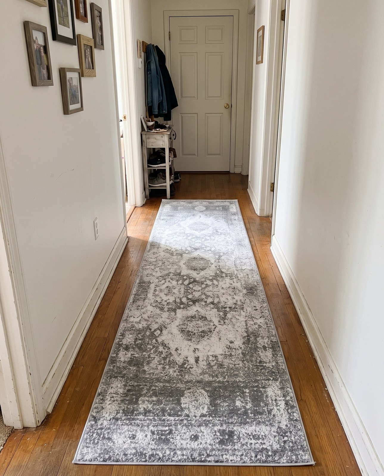 2' x 3' Metcalf · Border rug