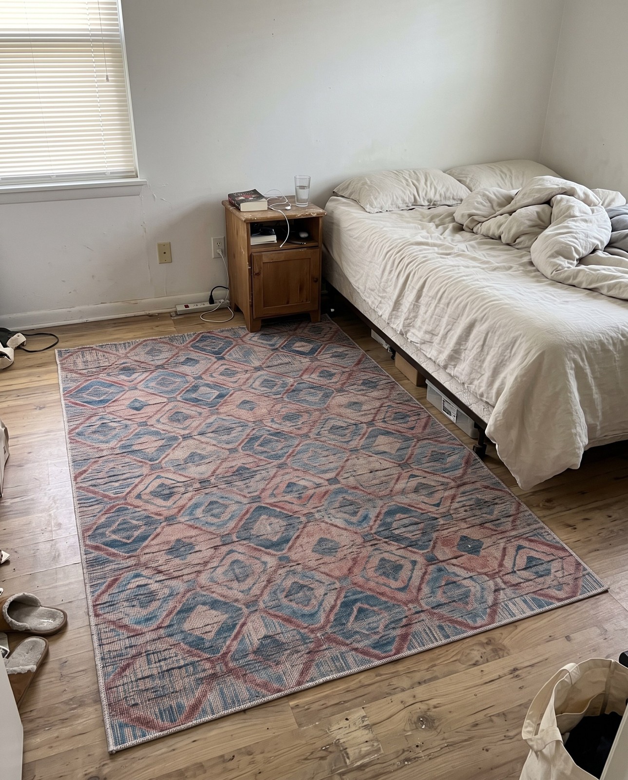 10' 6 x 13' Torrance · Geometric diamond Washable Rug, peach and blue