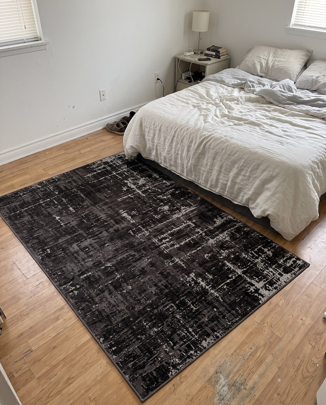 4' x 6' Byron · Abstract rug, charcoal