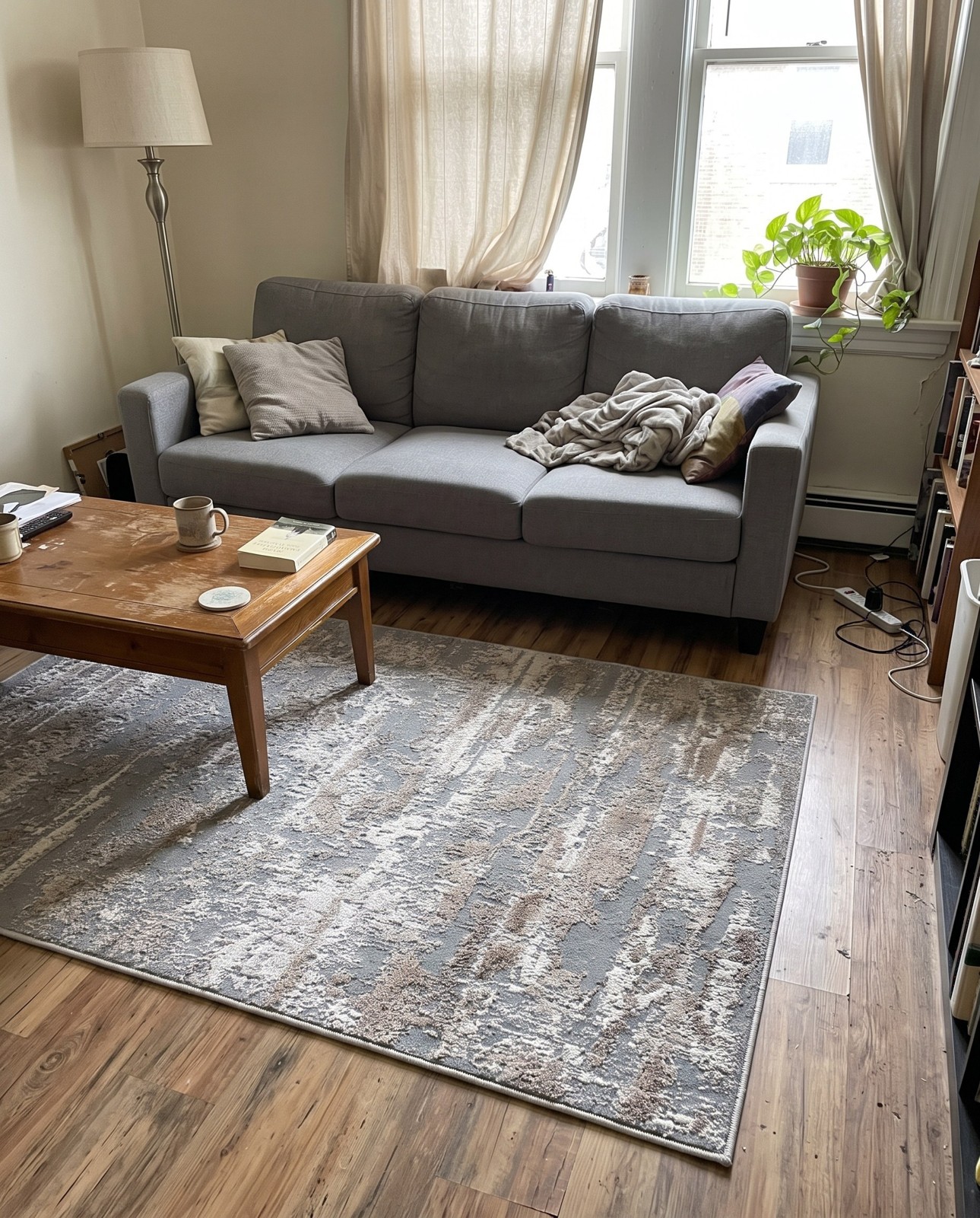 3' 3 x 5' 3 Wilmot · Abstract rug, grey, beige and ivory