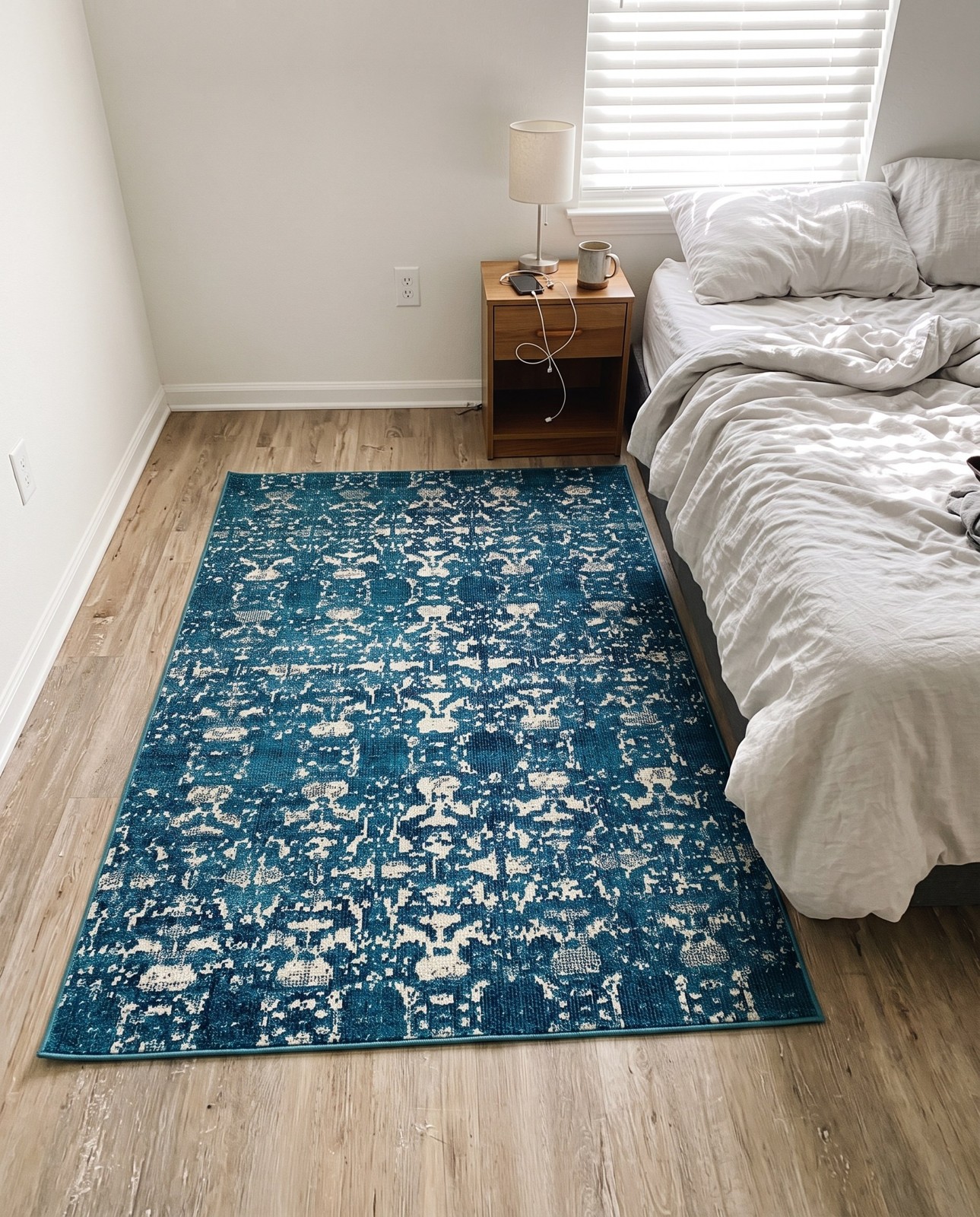 4' x 6' Basin · Abstract rug, navy