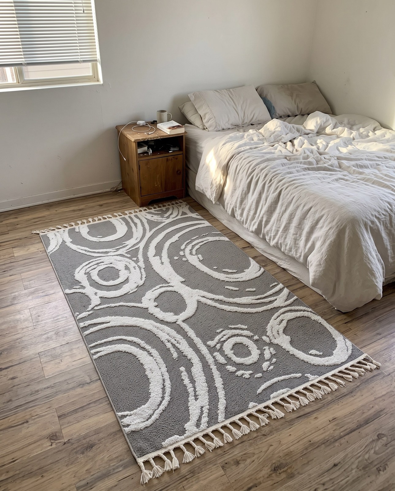 4' x 6' Beech · Abstract circles rug, gray and ivory