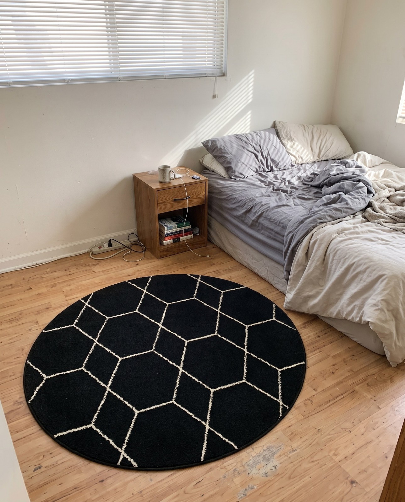 5' 3 x 5' 3 Galloway · Geometric lattice rug, black and ivory