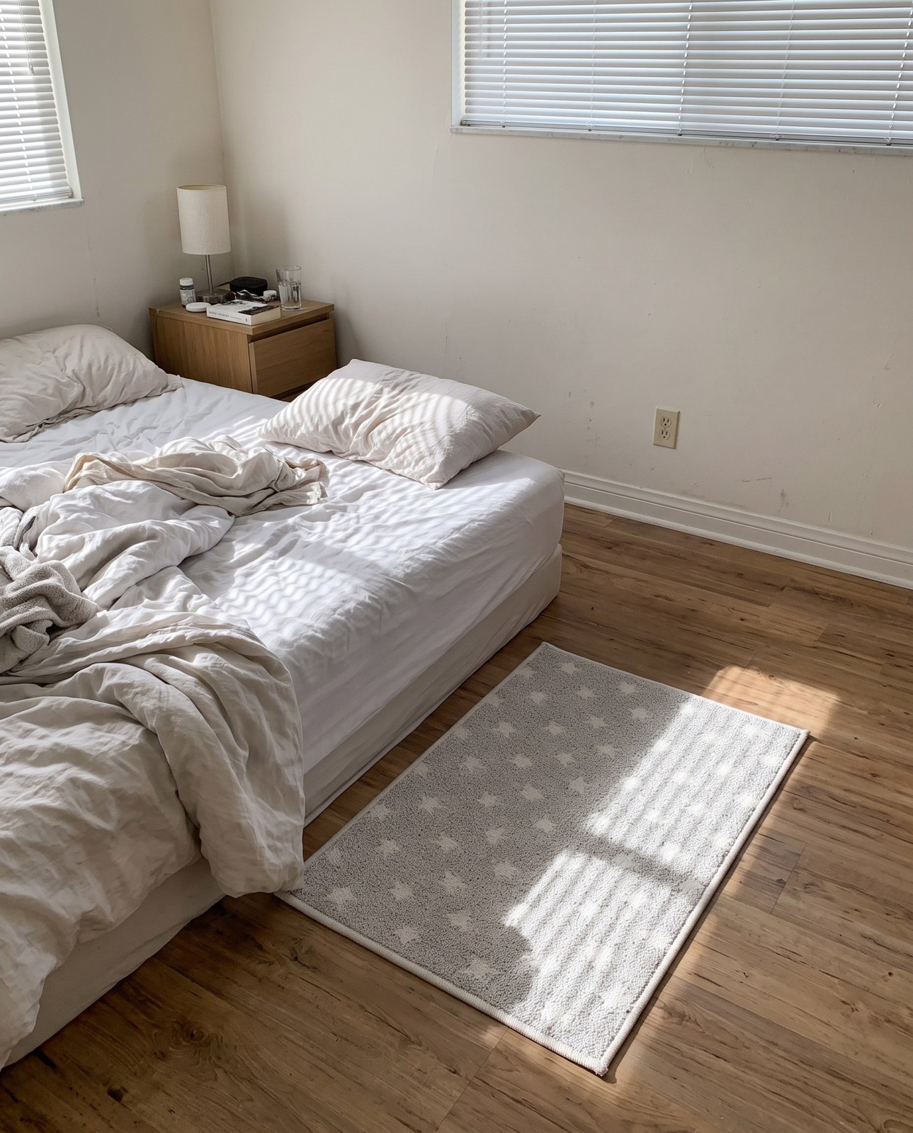 Detail image of 2' 2 x 3' Dorsey · Polka dots rug, cloud gray