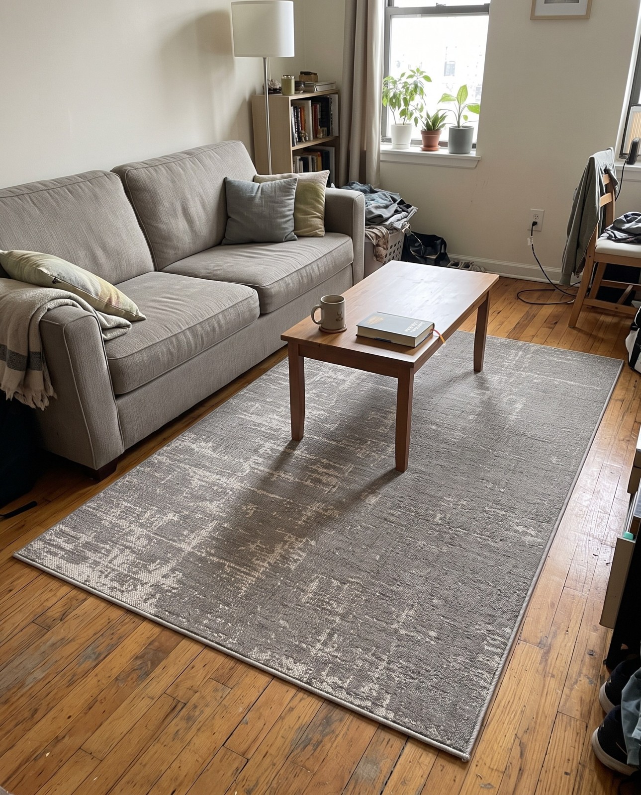 4' x 6' Byron · Abstract rug, grey