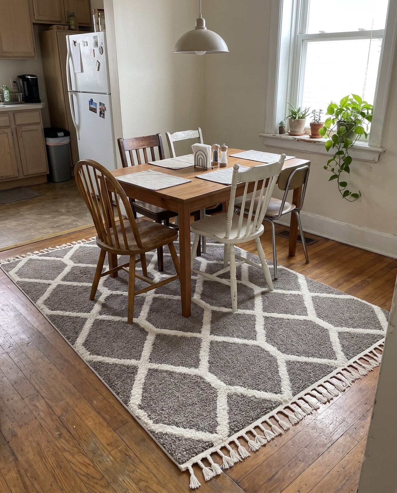 2' x 3' Kirkwood · Diamond rug, gray