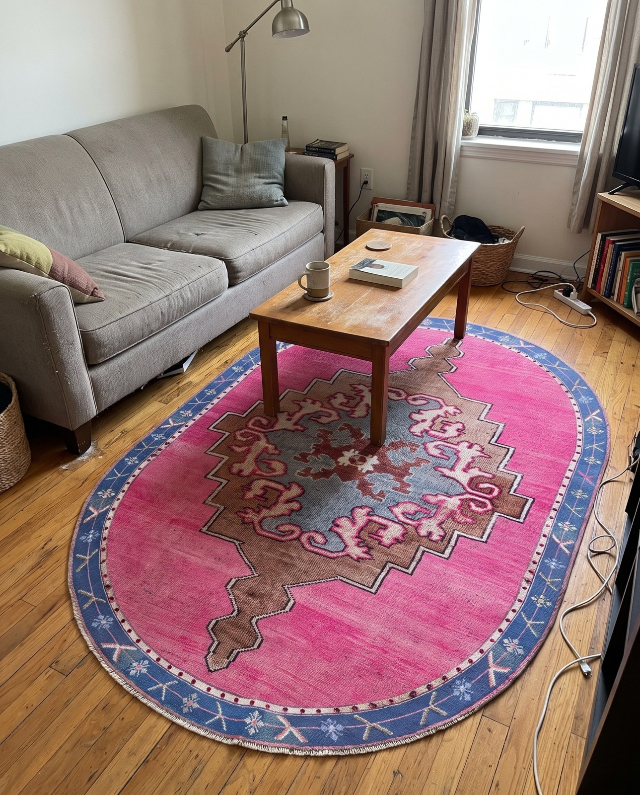 Detail image of 7' 6 x 10' 6 Sanderson · Border Washable Rug, fushia
