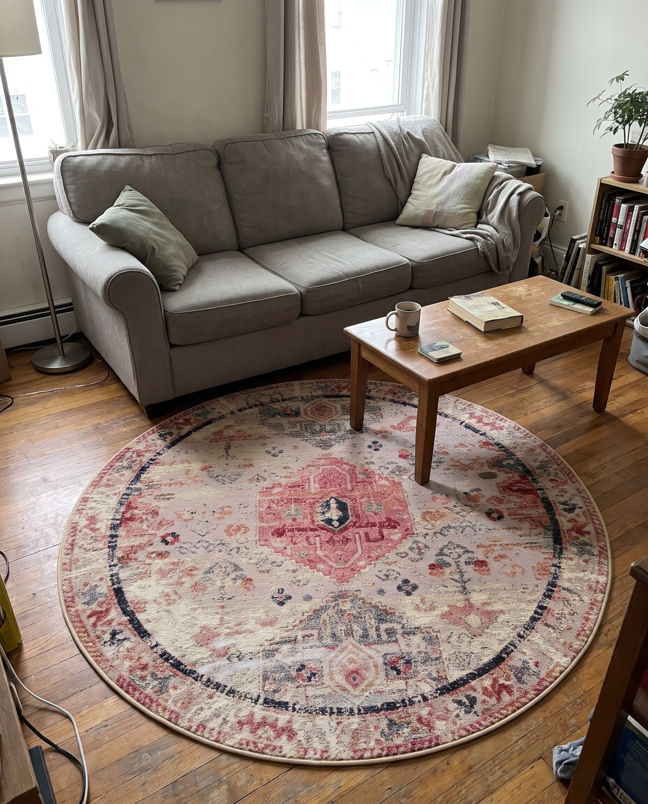3' x 3' Lomax · Distressed medallion Outdoor Rug, pink and beige