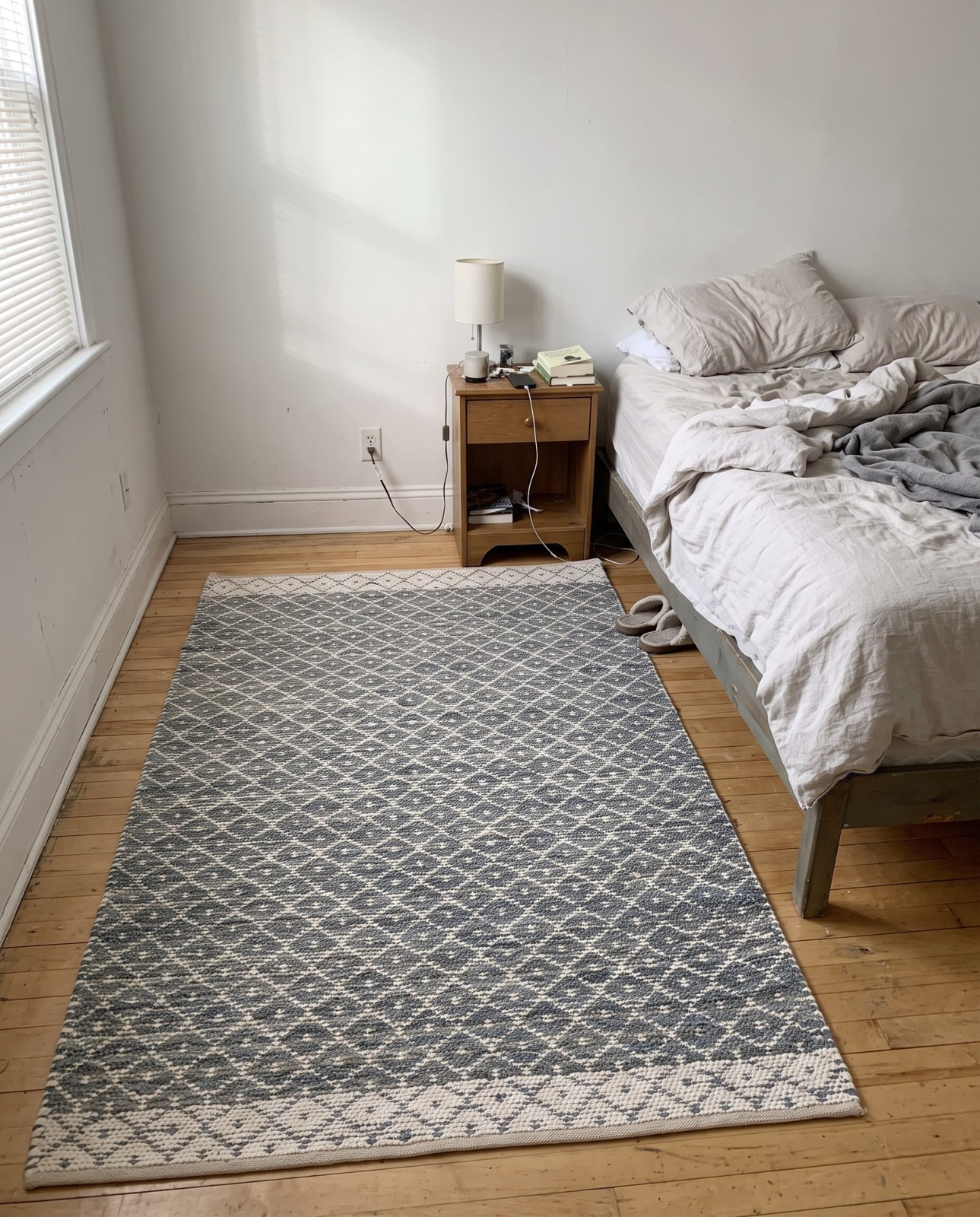 8' x 10' Grove · Border Chindi Rug, gray
