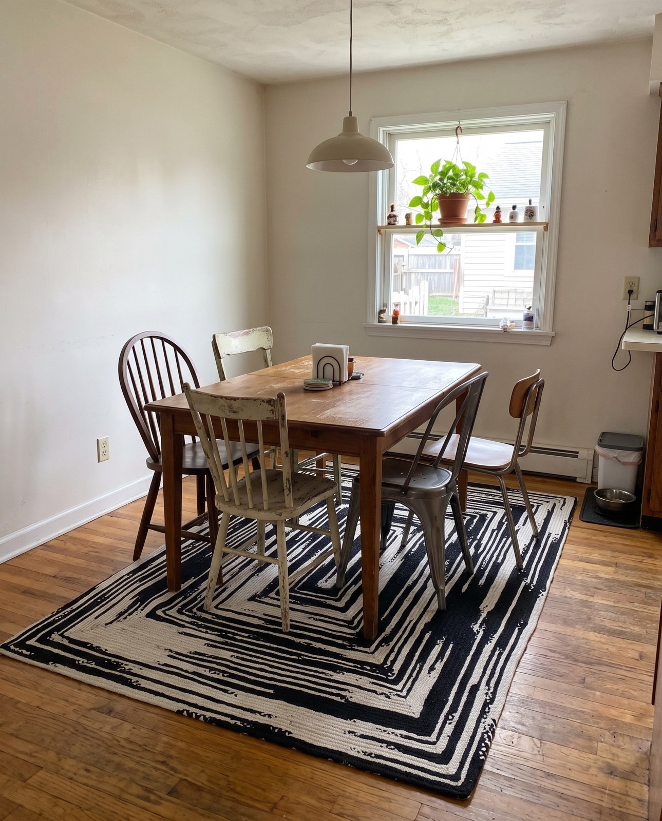 0' 9 x 2' 6 Garland · Border Chindi Rug