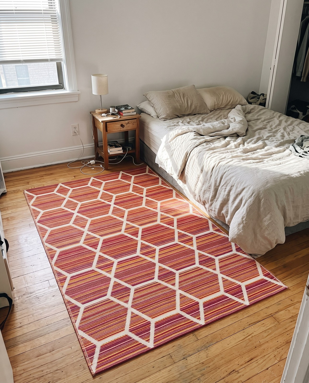 Detail image of 7' 10 x 10' Amity · Diamond Outdoor Rug, red
