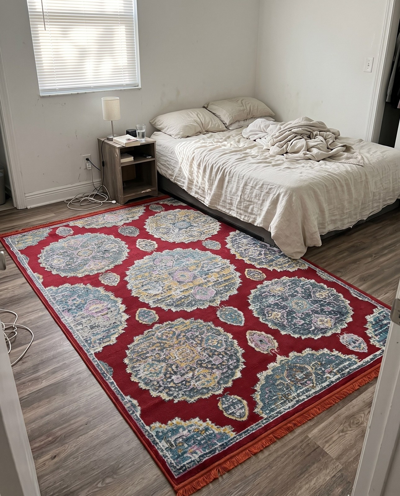 2' 2 x 3' Mather · Border rug, red
