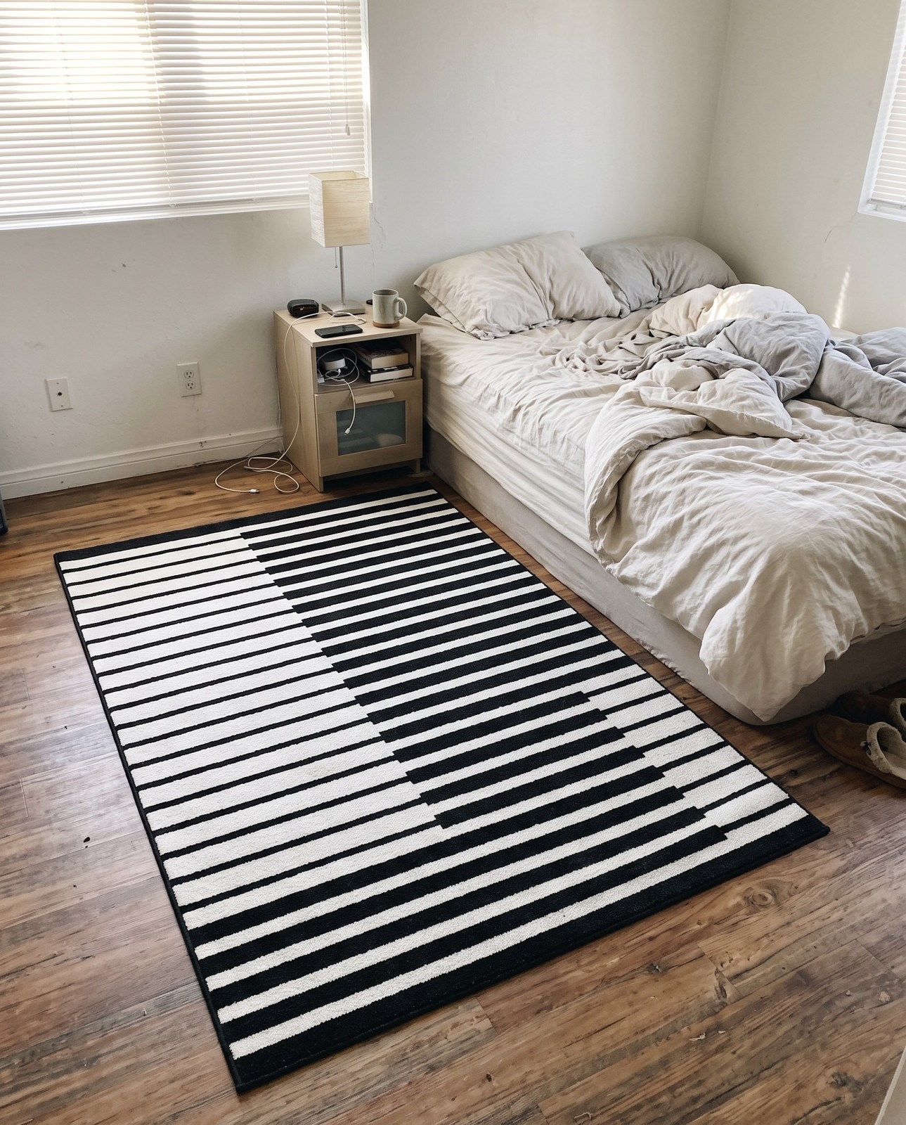 Detail image of 4' x 6' Crossing · Geometric rug, black