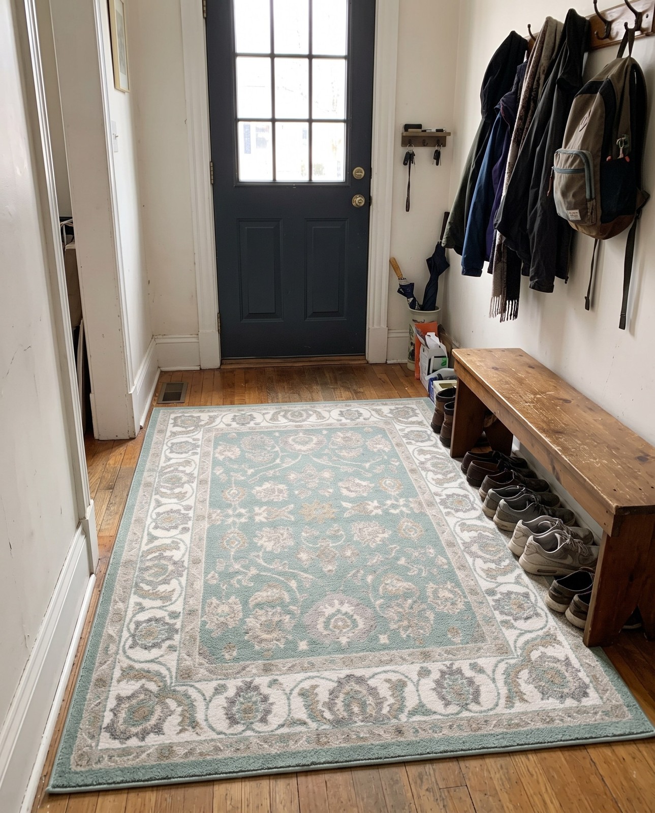 7' x 10' Aspen · Border rug, aqua