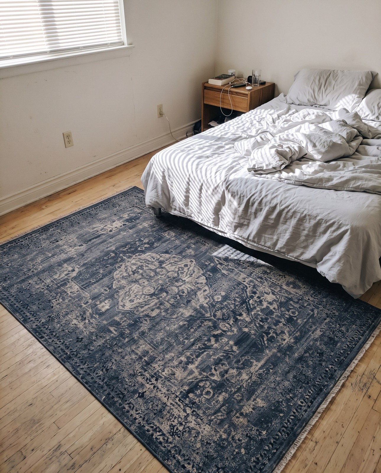 9' x 12' Sherborne · Border rug