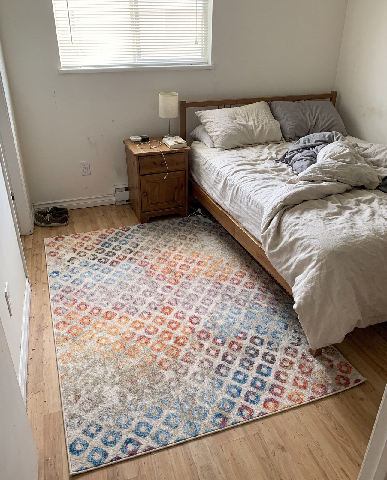 Detail image of 5' 3 x 7' 10 Farley · Geometric dot rug, multi and beige