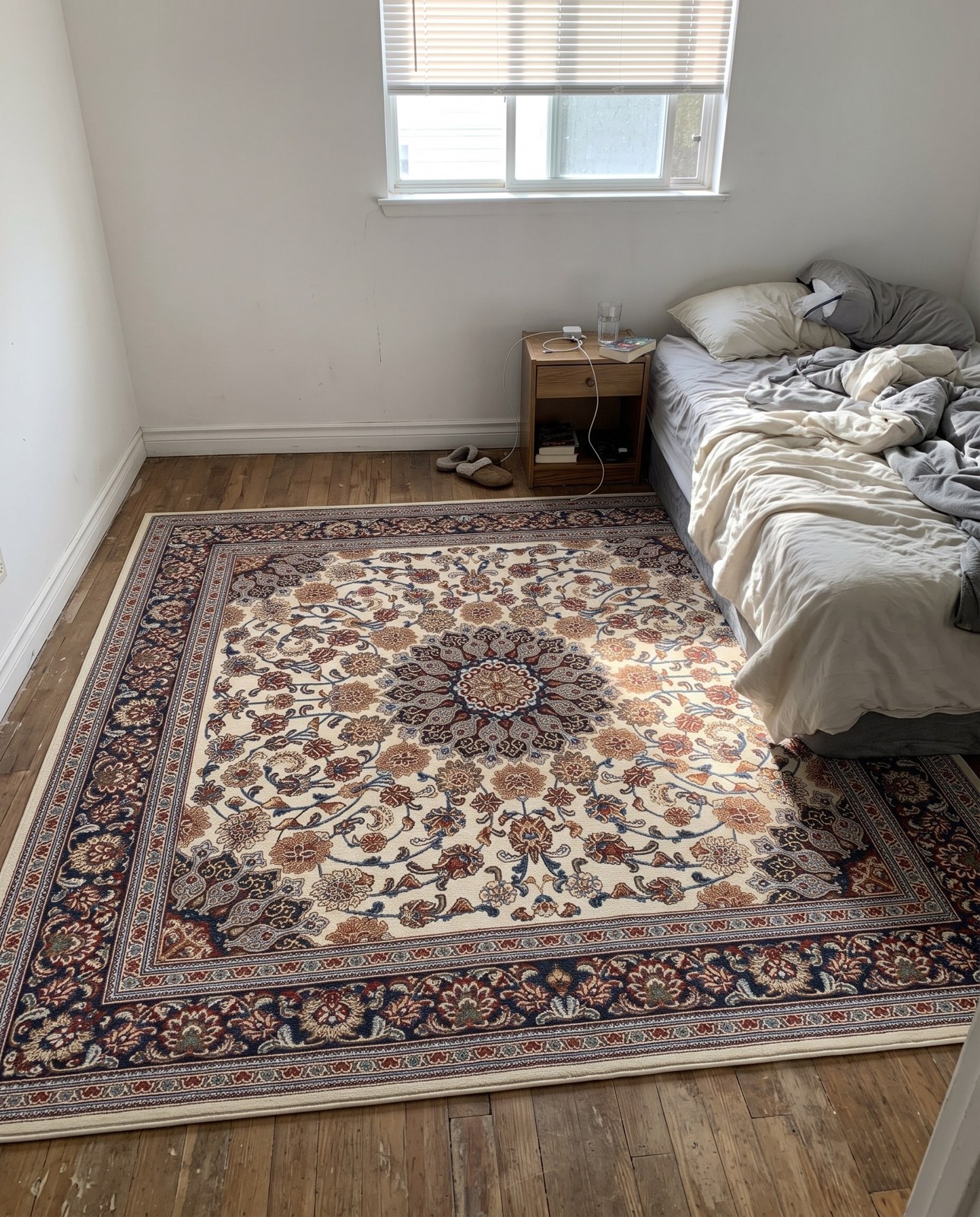 7' 10 x 7' 10 Lomax · Floral medallion Outdoor Rug, ivory and navy