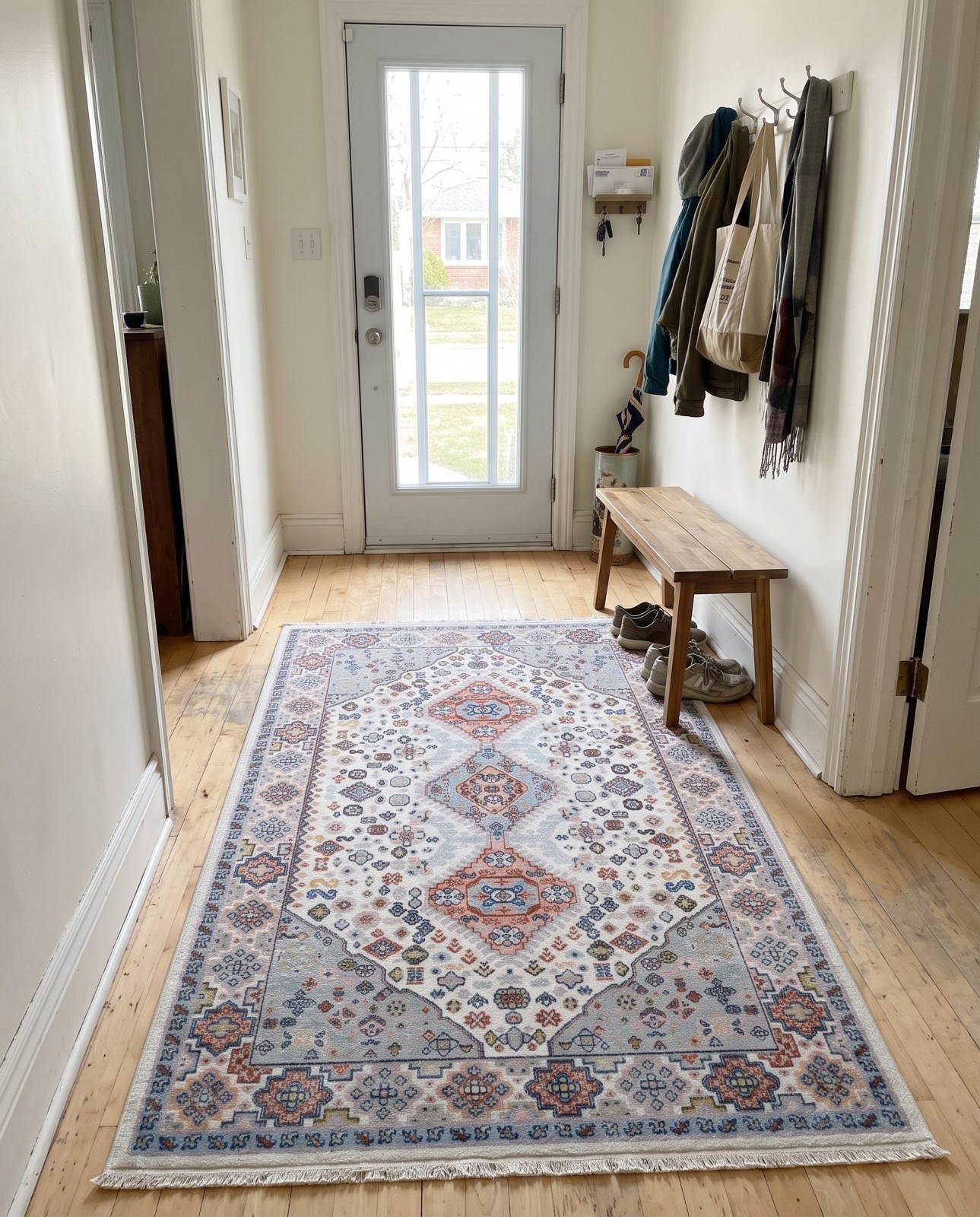 Detail image of 4' x 6' Middlebury · Border Washable Rug, ivory