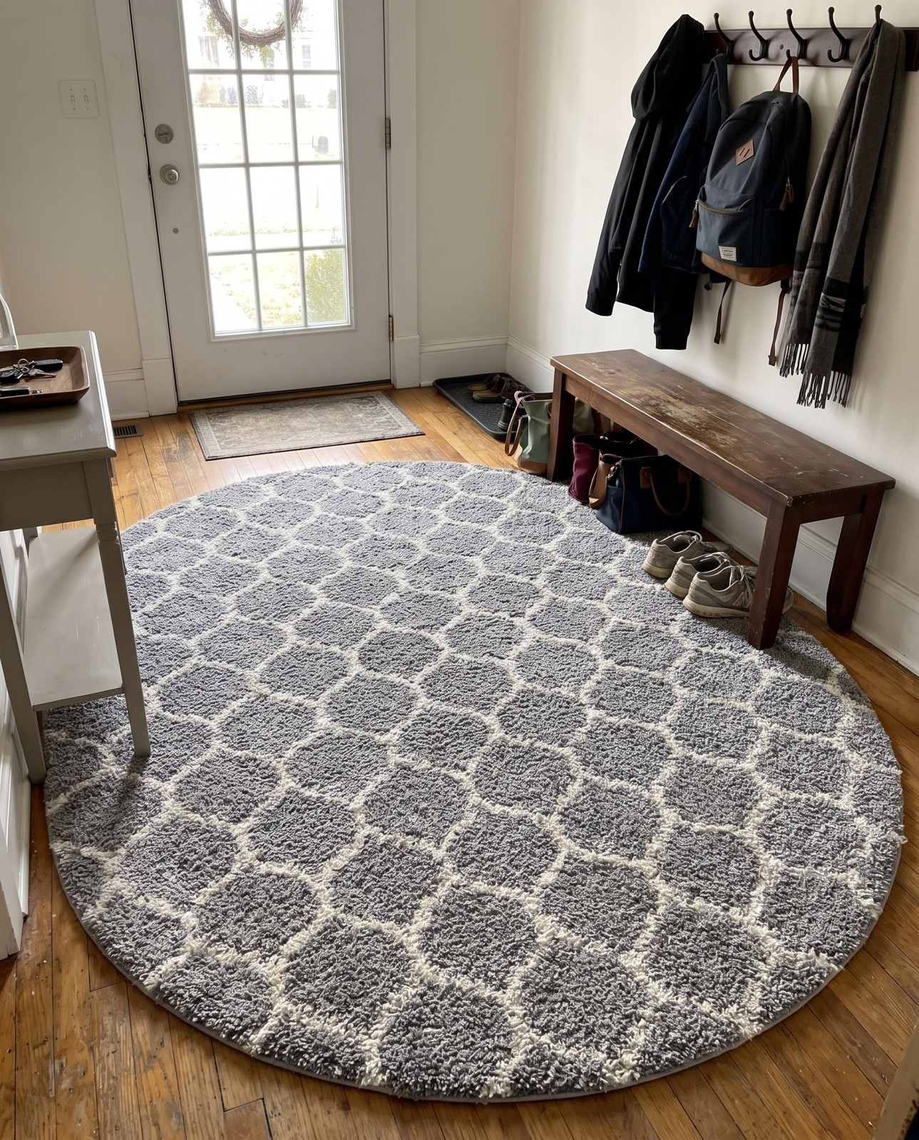 2' x 3' Barnett · Lattice Shag Rug, gray and ivory