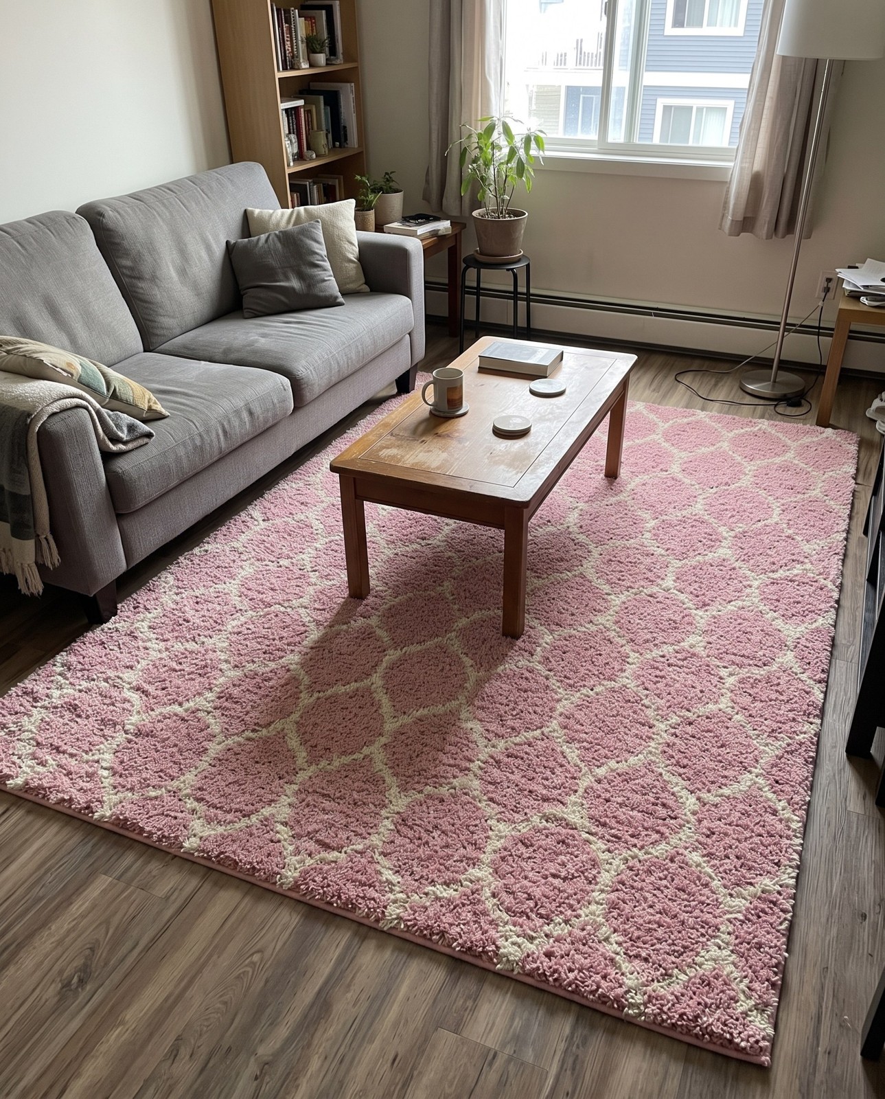 Detail image of 9' x 12' Barnett · Lattice Shag Rug