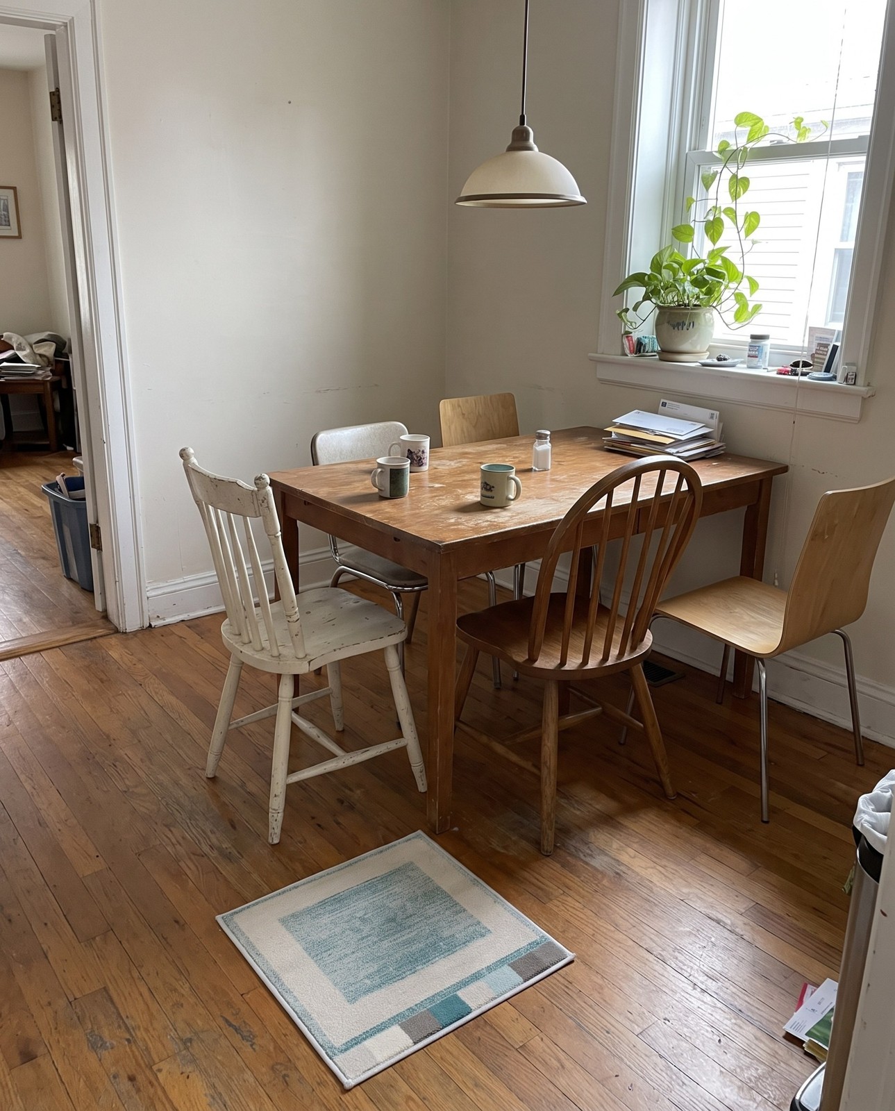 6' 1 x 9' Stanway · Border rug