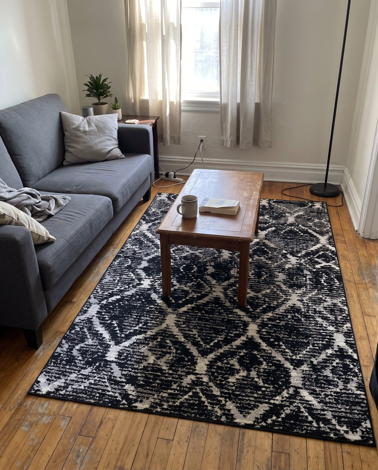 4' x 6' Tilden · Lattice rug, black and ivory