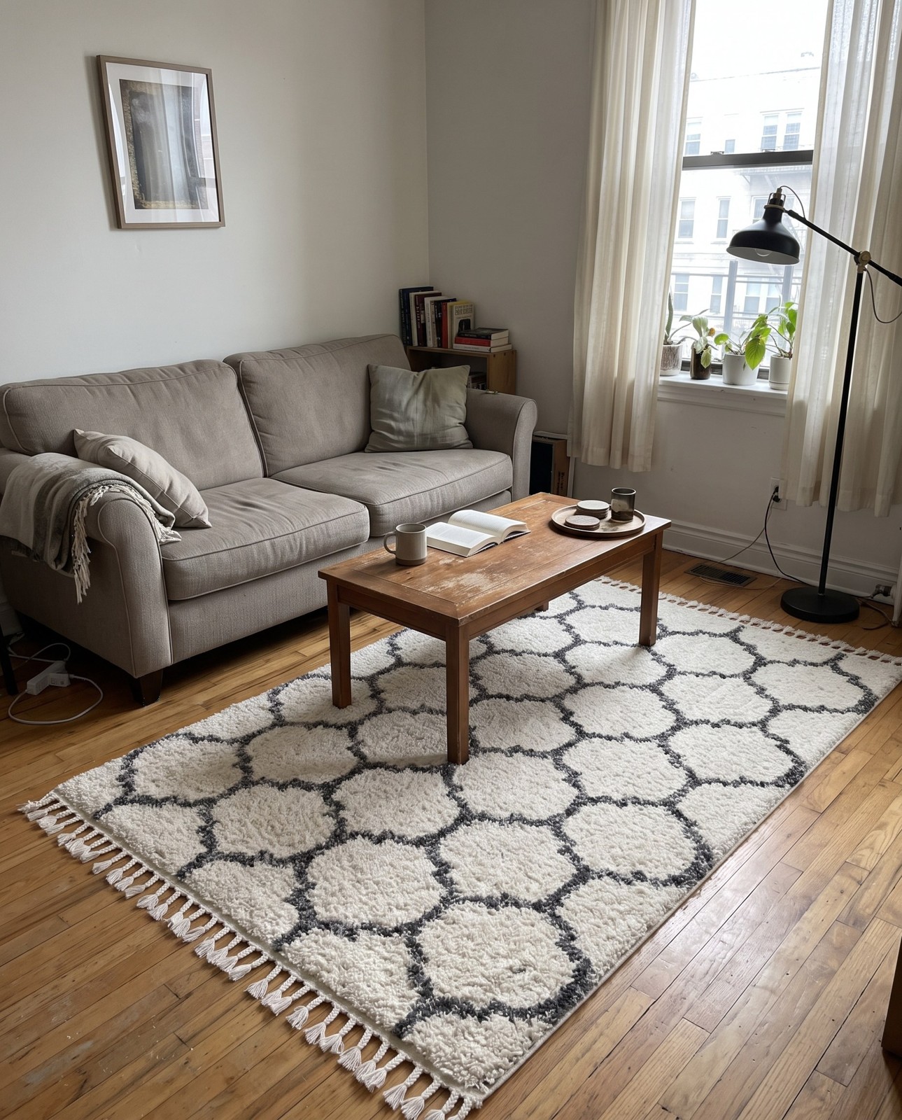 2' 2 x 3' Everett · Lattice Shag Rug, ivory and gray